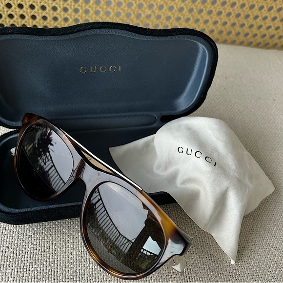 GUCCI sunglasses 🕶️